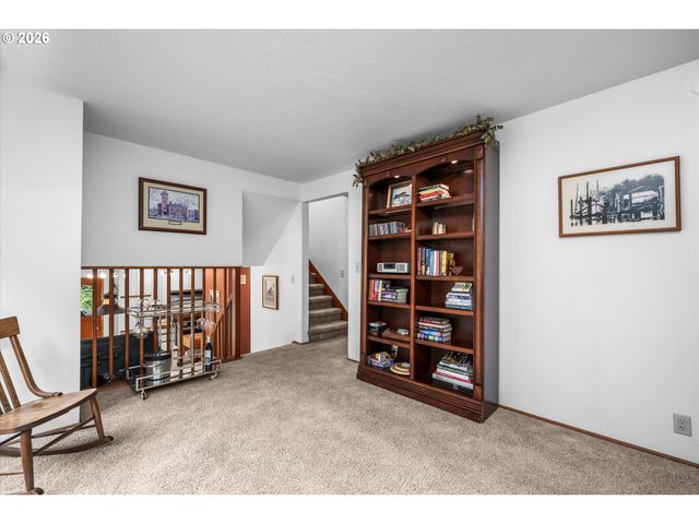 27828 GIBRALTER Loop, Eugene, OR 97405