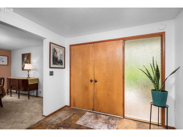 27828 GIBRALTER Loop, Eugene, OR 97405