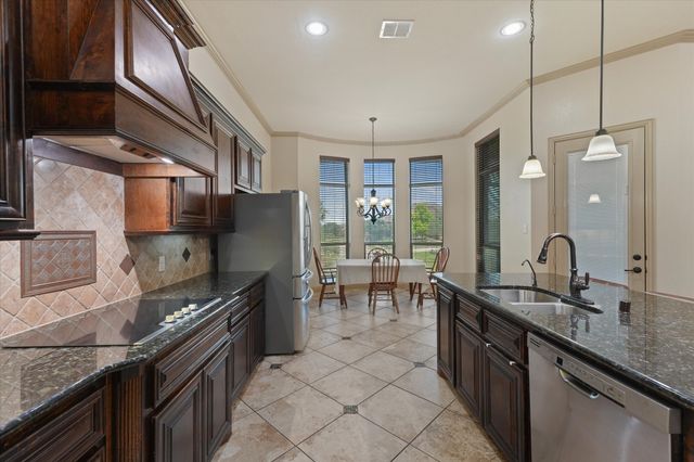 7910 Edgeglen Trail, Sachse, TX 75048