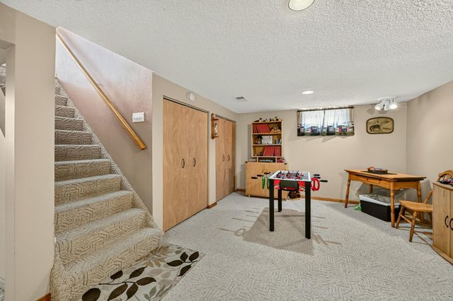2528 11th Avenue NW, Rochester, MN 55901
