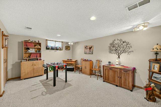 2528 11th Avenue NW, Rochester, MN 55901