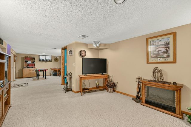2528 11th Avenue NW, Rochester, MN 55901