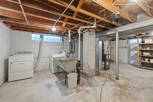 209 S Garfield AVENUE, Port Washington, WI 53074