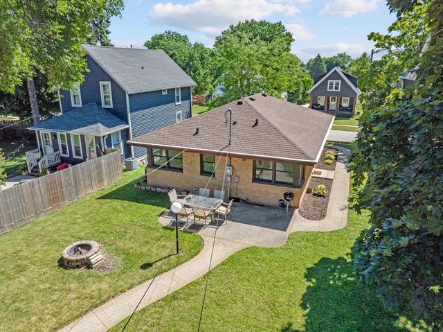 209 S Garfield AVENUE, Port Washington, WI 53074