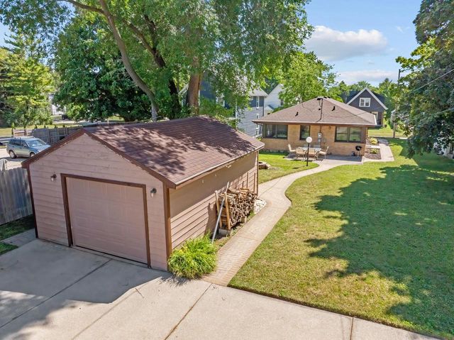 209 S Garfield AVENUE, Port Washington, WI 53074