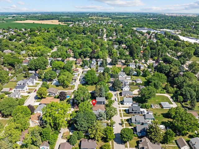 209 S Garfield AVENUE, Port Washington, WI 53074