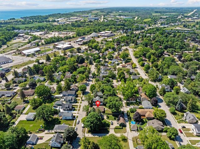 209 S Garfield AVENUE, Port Washington, WI 53074