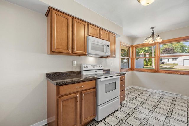 209 S Garfield AVENUE, Port Washington, WI 53074