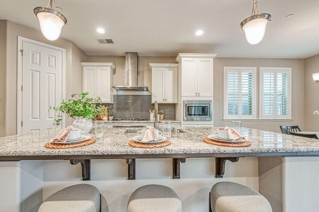 1922 E Amaryllis Avenue, Fresno, CA 93730