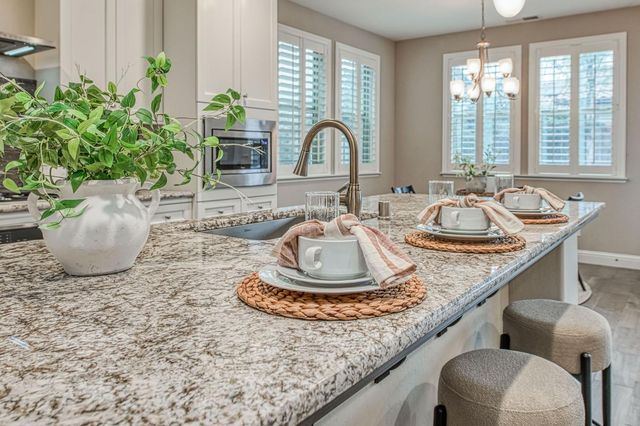 1922 E Amaryllis Avenue, Fresno, CA 93730