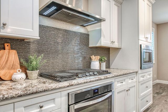 1922 E Amaryllis Avenue, Fresno, CA 93730