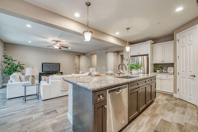 1922 E Amaryllis Avenue, Fresno, CA 93730