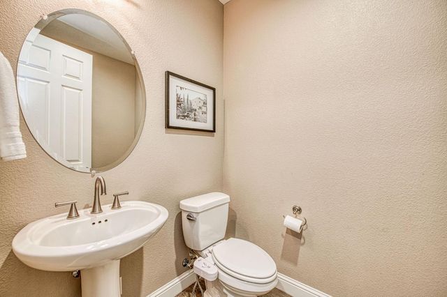 1922 E Amaryllis Avenue, Fresno, CA 93730