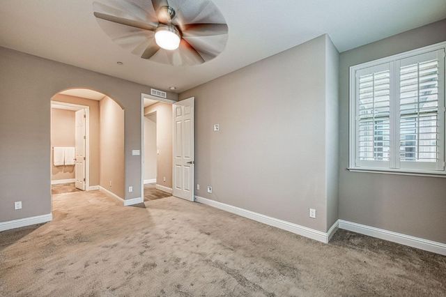 1922 E Amaryllis Avenue, Fresno, CA 93730