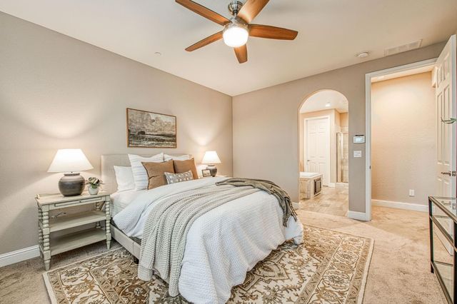 1922 E Amaryllis Avenue, Fresno, CA 93730