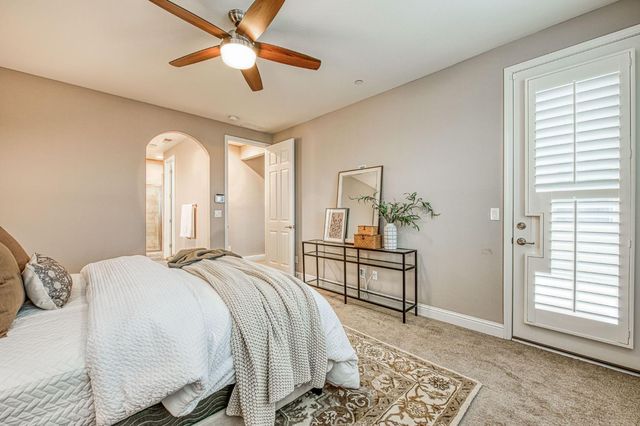 1922 E Amaryllis Avenue, Fresno, CA 93730