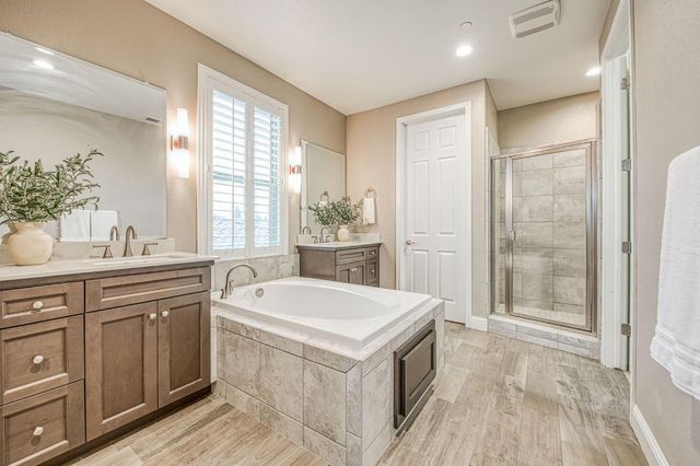 1922 E Amaryllis Avenue, Fresno, CA 93730