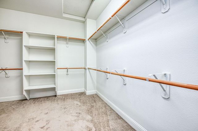 1922 E Amaryllis Avenue, Fresno, CA 93730