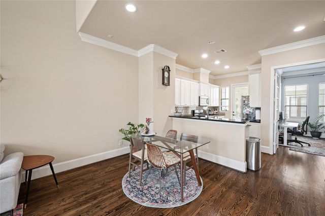 1114 W 25th Street, Houston, TX 77008