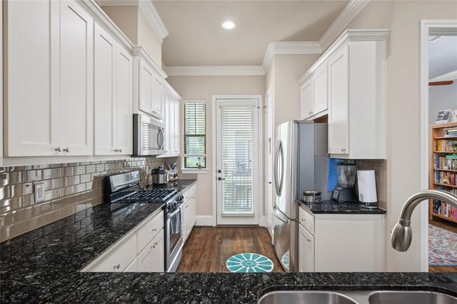 1114 W 25th Street, Houston, TX 77008