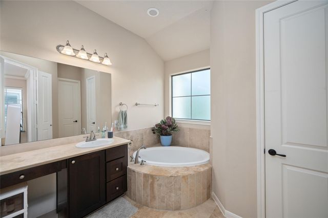 1114 W 25th Street, Houston, TX 77008
