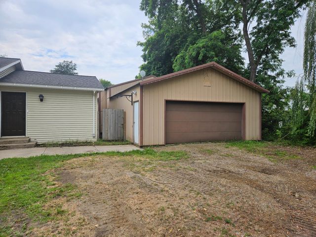 641 2nd St, Holdingford, MN 56340