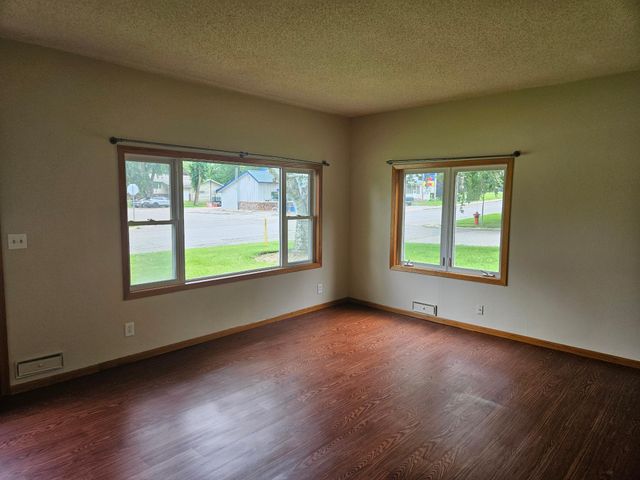 641 2nd St, Holdingford, MN 56340