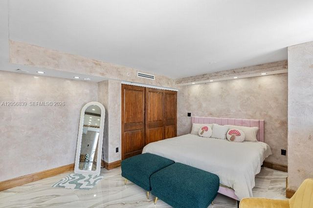 2457 Collins Ave 1603, Miami Beach, FL 33140
