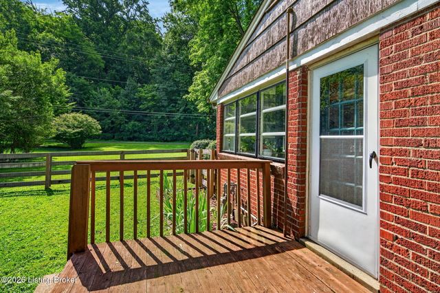 2104 N Rose Island Rd, Prospect, KY 40059