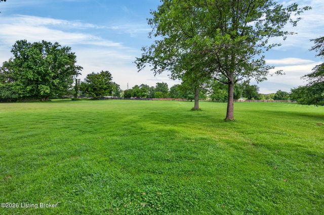 2104 N Rose Island Rd, Prospect, KY 40059