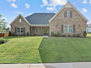 628 Charleston Mills Drive, Midland City, AL 36350