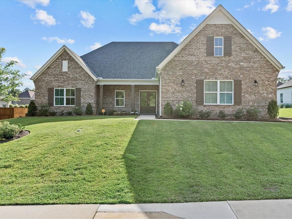 628 Charleston Mills Drive, Midland City, AL 36350