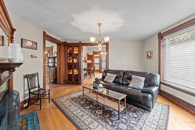 518 E Main Street, Reedsburg, WI 53959