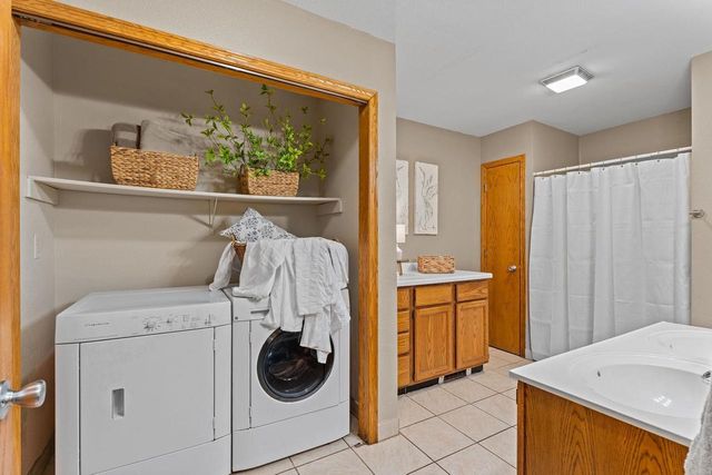 518 E Main Street, Reedsburg, WI 53959