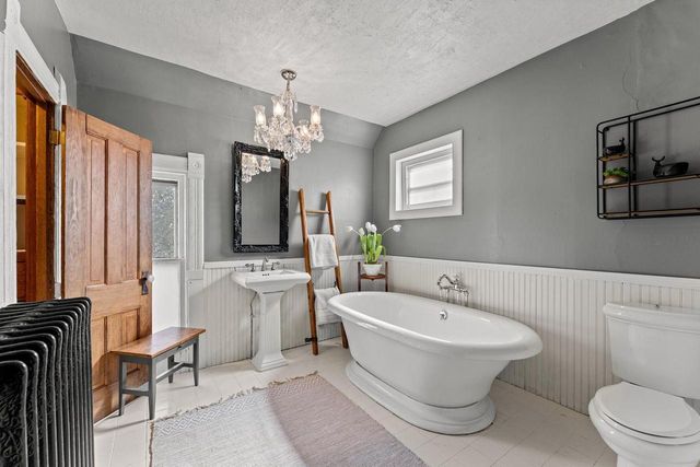 518 E Main Street, Reedsburg, WI 53959