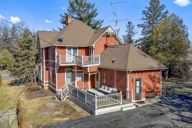 518 E Main Street, Reedsburg, WI 53959