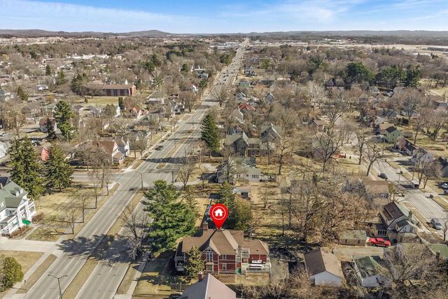 518 E Main Street, Reedsburg, WI 53959