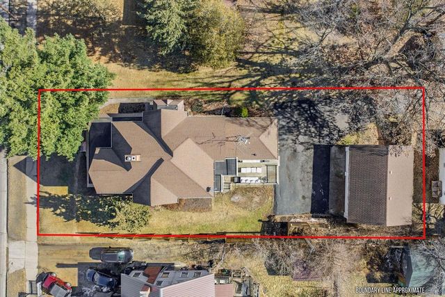 518 E Main Street, Reedsburg, WI 53959