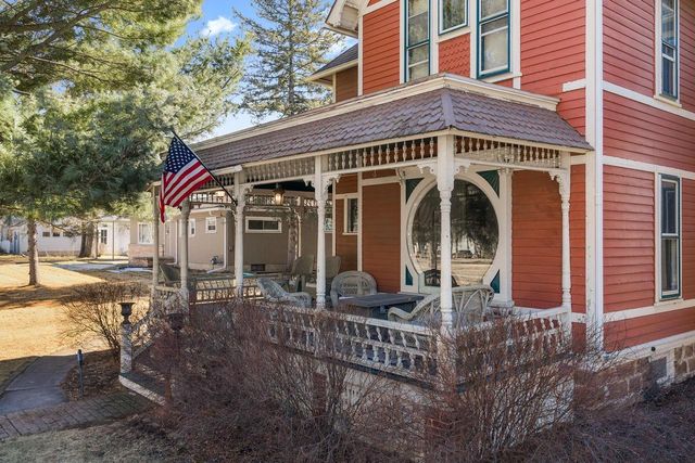 518 E Main Street, Reedsburg, WI 53959