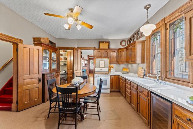 518 E Main Street, Reedsburg, WI 53959