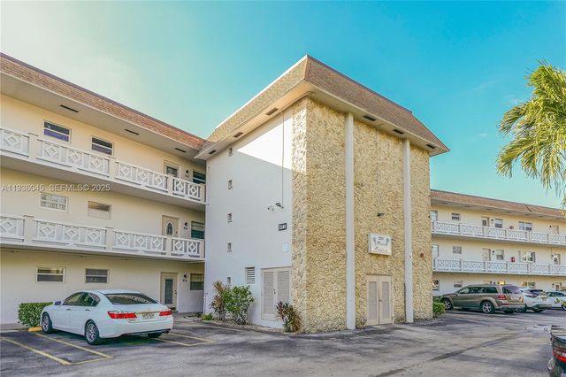 3501 NW 47th Avenue 604, Lauderdale Lakes, FL 33319