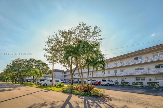 3501 NW 47th Avenue 604, Lauderdale Lakes, FL 33319