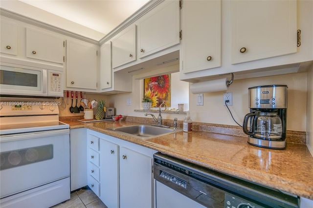 3501 NW 47th Avenue 604, Lauderdale Lakes, FL 33319