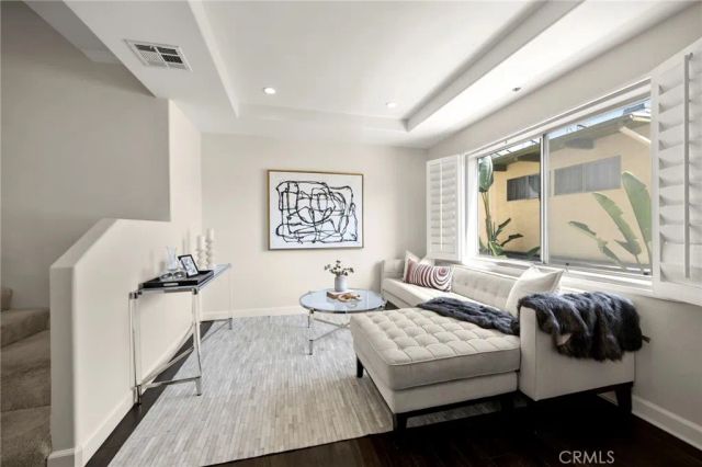 12919 Bloomfield, Studio City, CA 91604