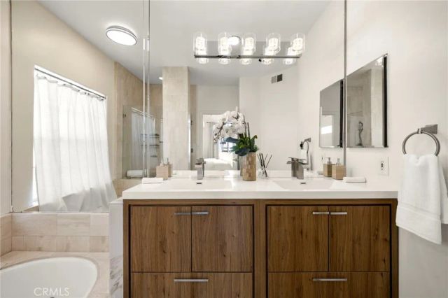 12919 Bloomfield, Studio City, CA 91604