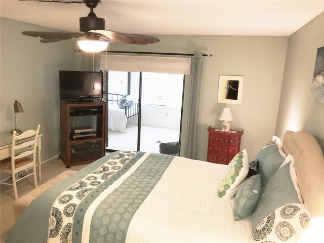 577 LAKESIDE DRIVE, Bradenton, FL 34210