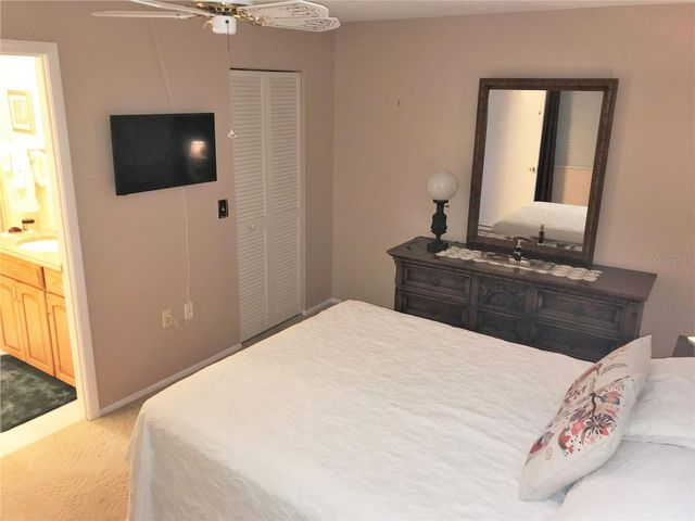 577 LAKESIDE DRIVE, Bradenton, FL 34210