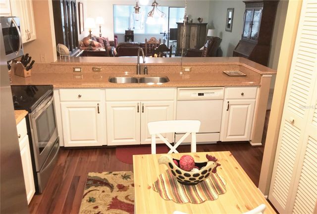 577 LAKESIDE DRIVE, Bradenton, FL 34210