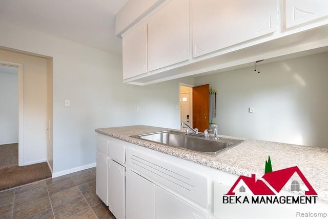 35008 Richard Street, Wayne, MI 48184