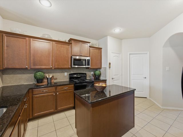 8716 Sierra Trail, Cross Roads, TX 76227